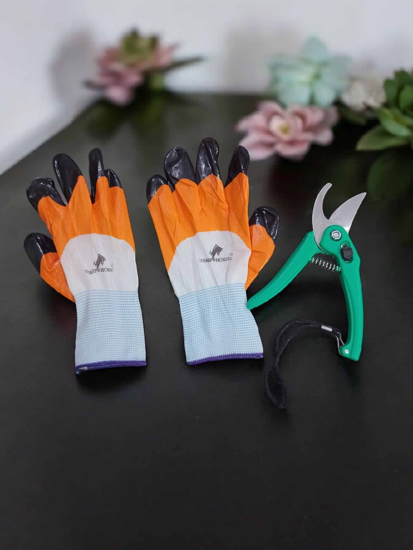 AGT Garden Tool Kit | Heavy-Duty Pruning Scissor & Protective Gardening Gloves (Set of 2 Tools)